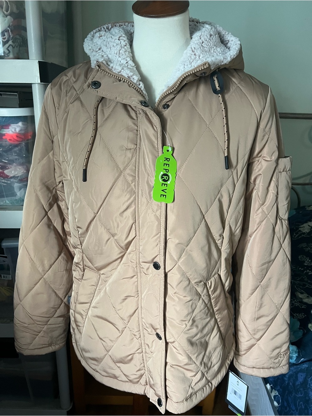 Free Country Women’s Reversible Quilted Hooded Coat Med Beige Cozy Faux-Sherpa